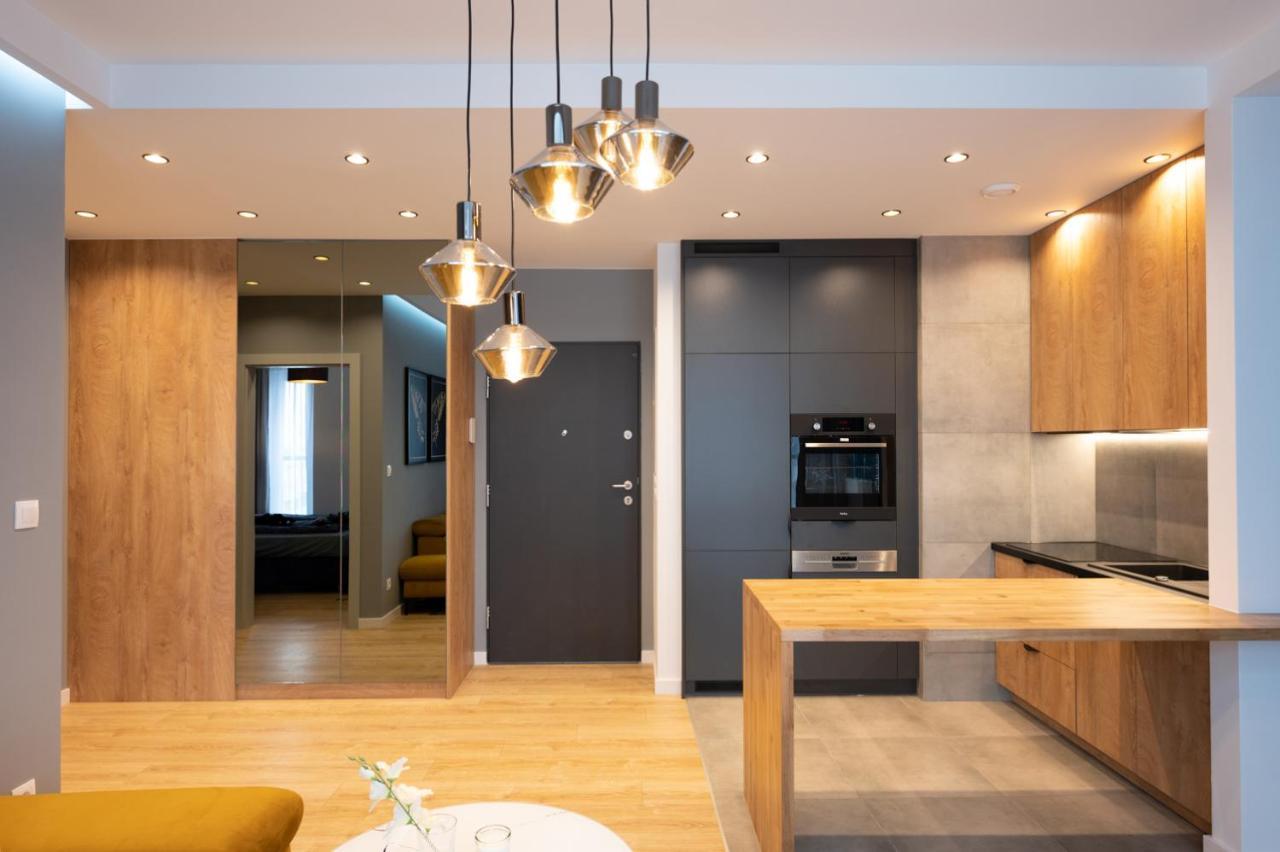 Golden Apartments/Sok59 คาโตวีตเซ ภายนอก รูปภาพ